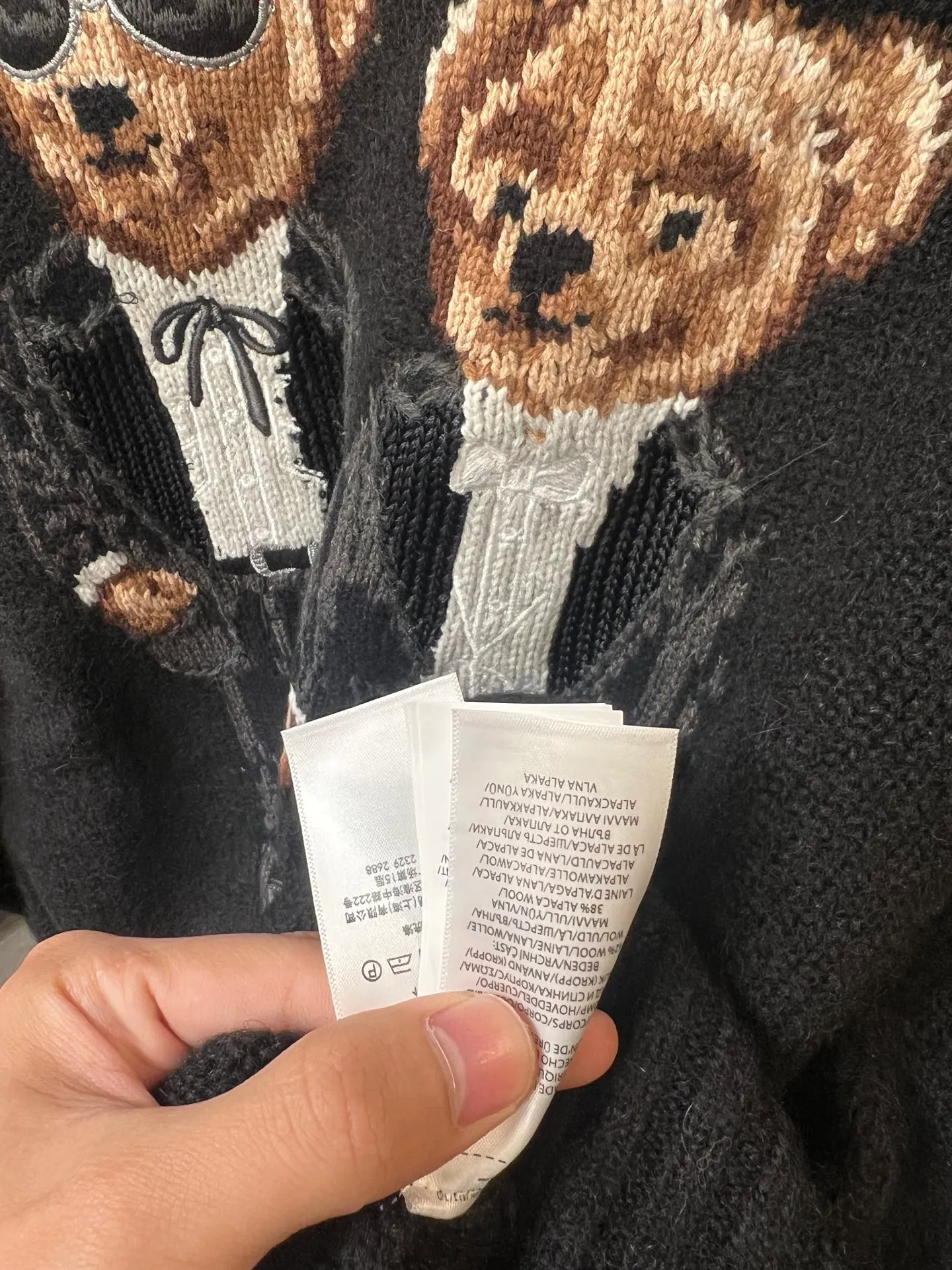 P550 [Next day] Rah Lauren 25SS autumn and winter teddy bear wool blended sweater (black) Everyday casual cartoon bear knitted sweater! The simple solid color design is a knitted sweater that shows off its appearance. The round neck/cuffs/hem are all ribbed. Size: s m l xl xxl. Please check picture 9 for detailed sizes.